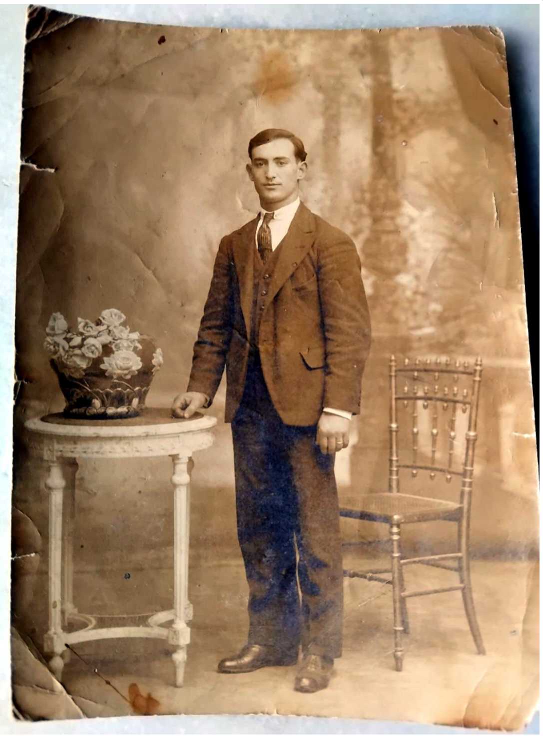 From Local Archives to Atlantic Migrations: How Family History Helps Reconstruct a Shared Past